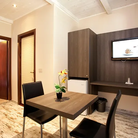 Kunesias B&B-2